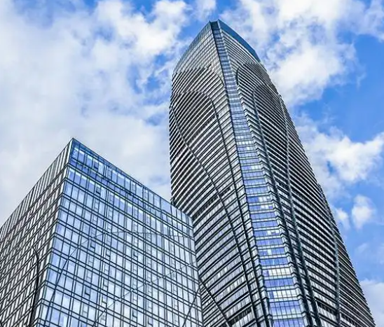港口码头起重设备选型：门式起重机技术参数与配置建议